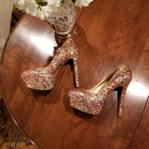 JESSICA SIMPSON PLATFORM SEQUENCE HEELS - Picture 2 of 6
